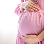 Jak ubierać się w ciąży – poradnik dla przyszłych mam