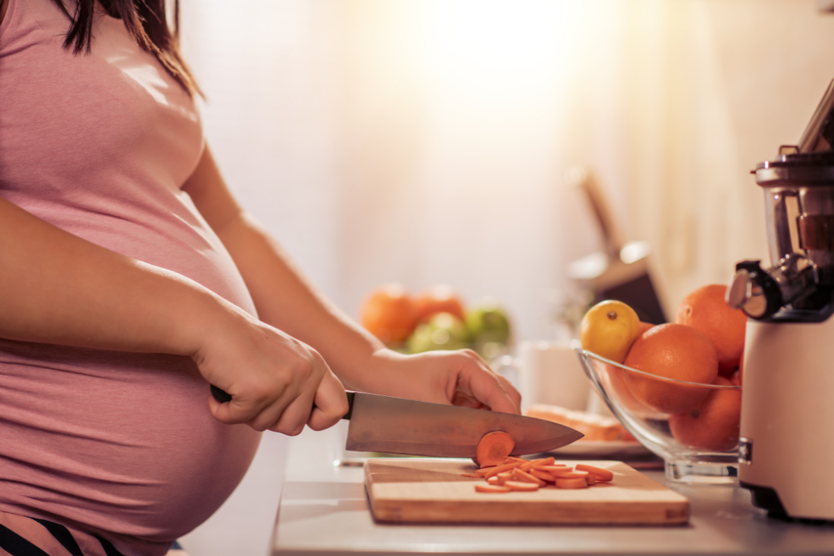 Zapotrzebowanie kaloryczne w ciąży: jak je obliczyć?